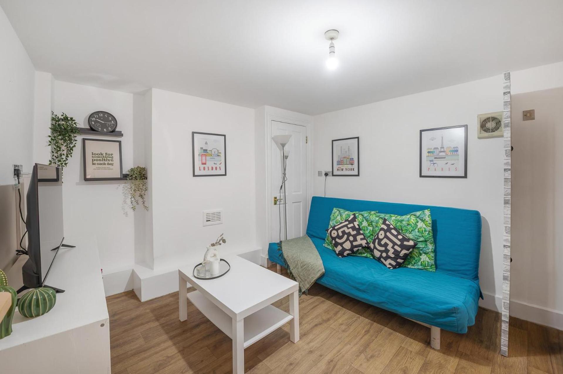 Flat Offers Superb Transport Connections * Londra