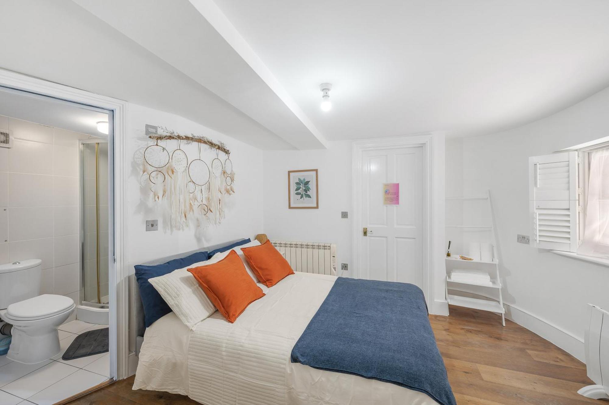 Apartament Flat Offers Superb Transport Connections