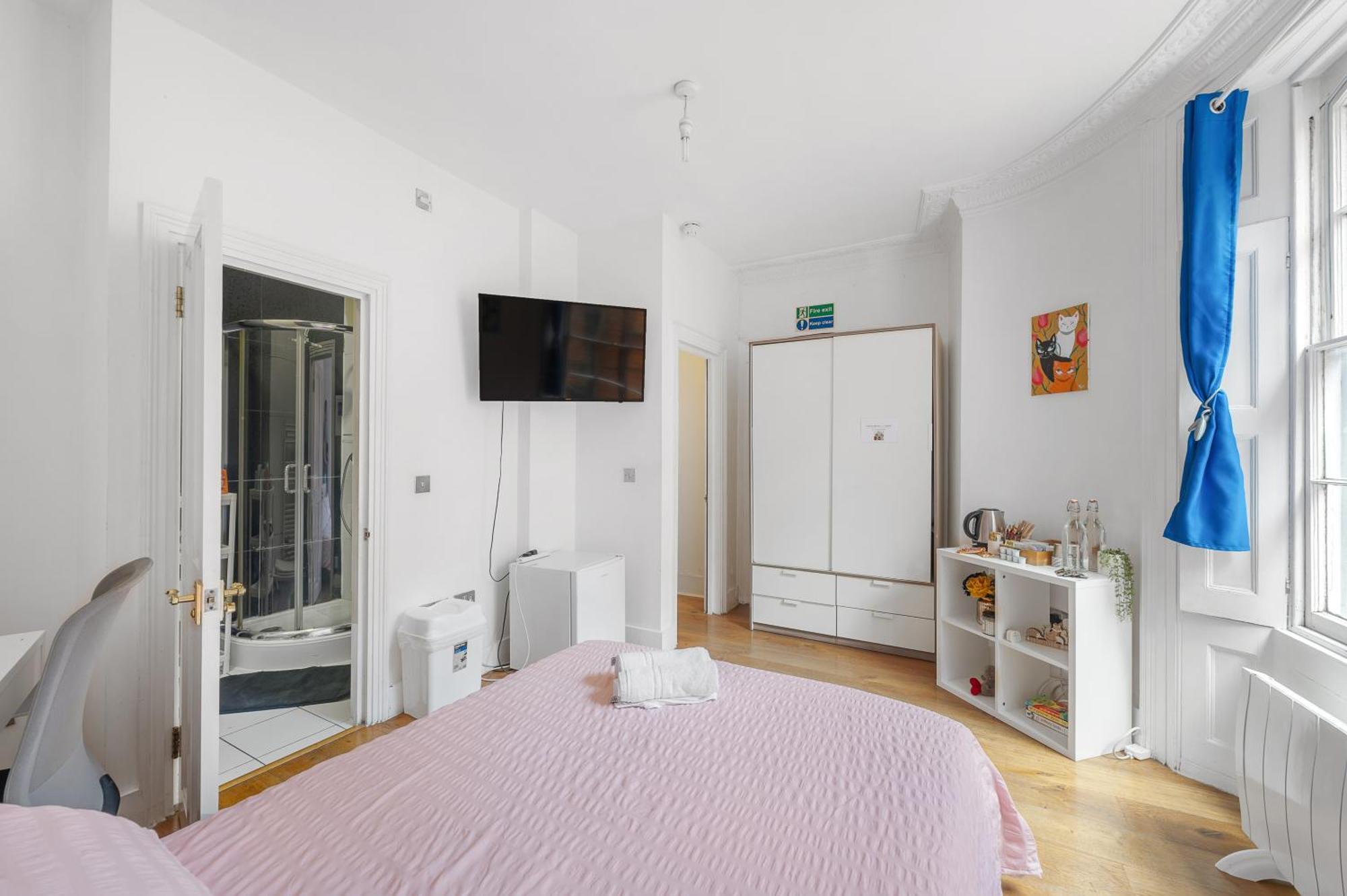 Flat Offers Superb Transport Connections Appartamento Londra