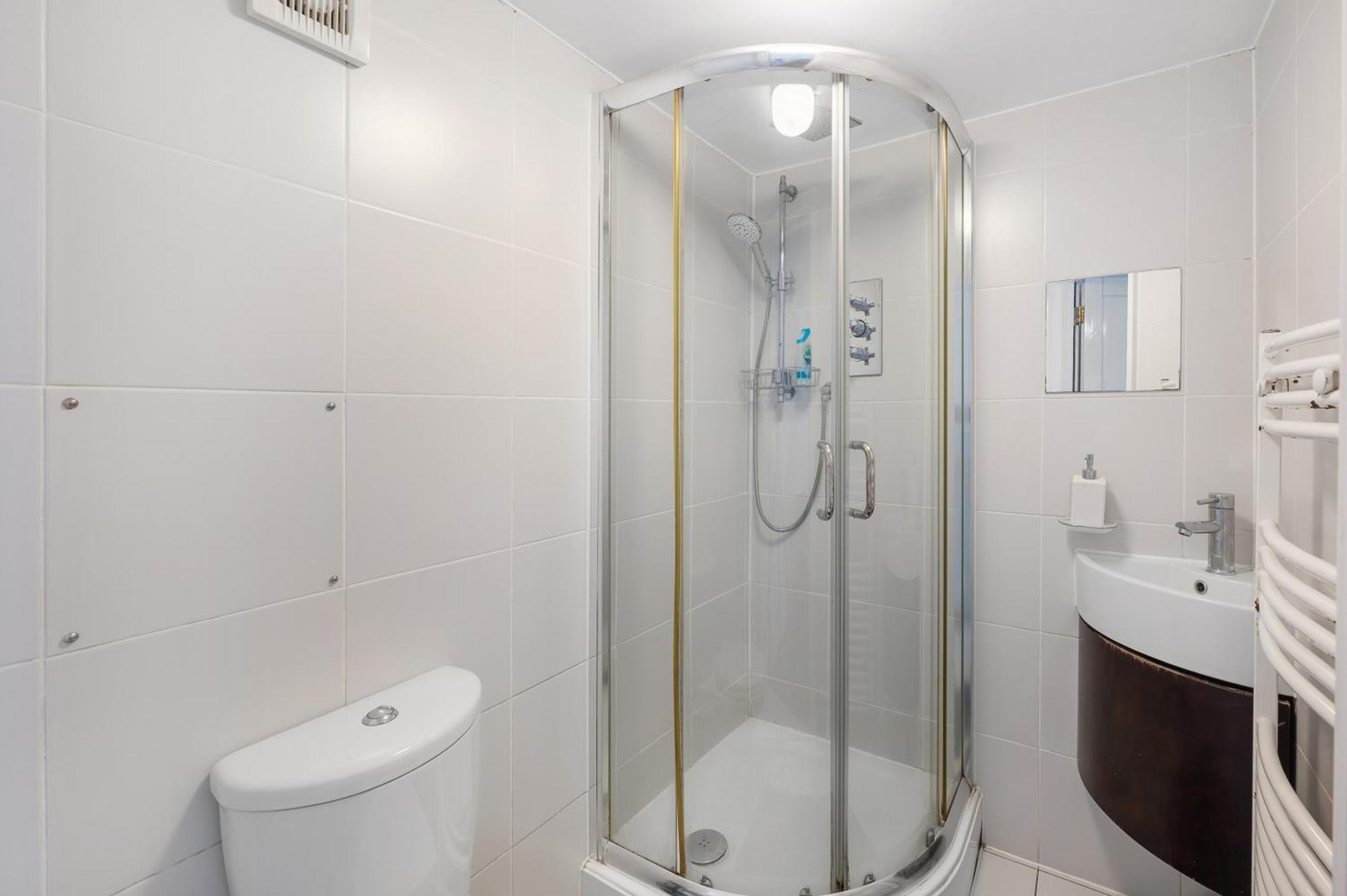 Flat Offers Superb Transport Connections Apartament
