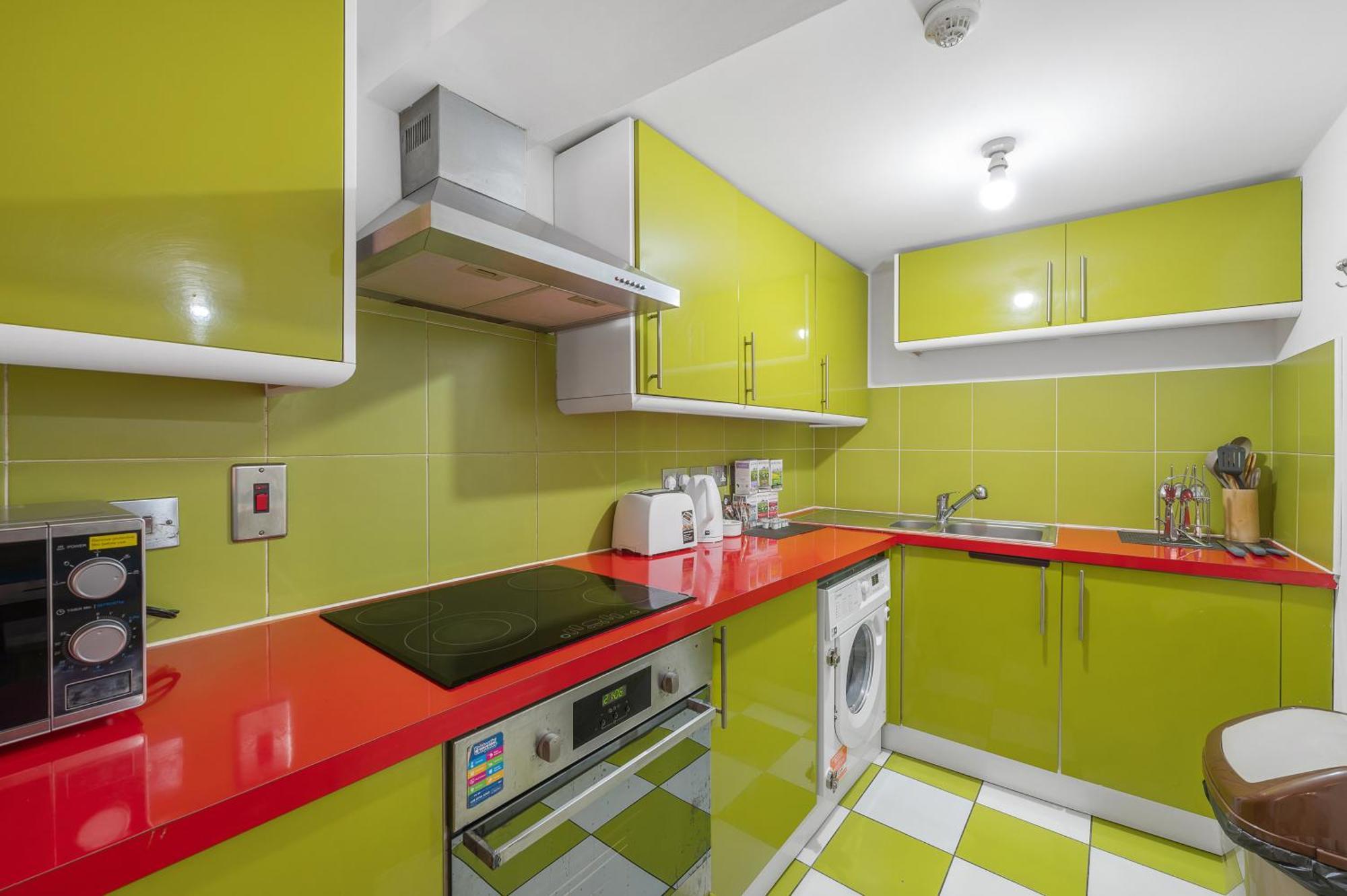 Apartament Flat Offers Superb Transport Connections