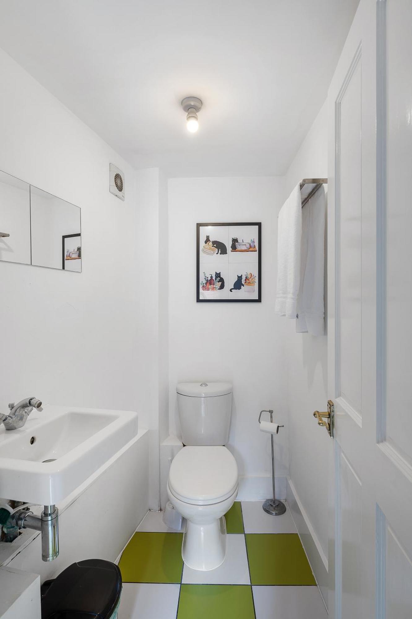 Appartamento Flat Offers Superb Transport Connections Londra