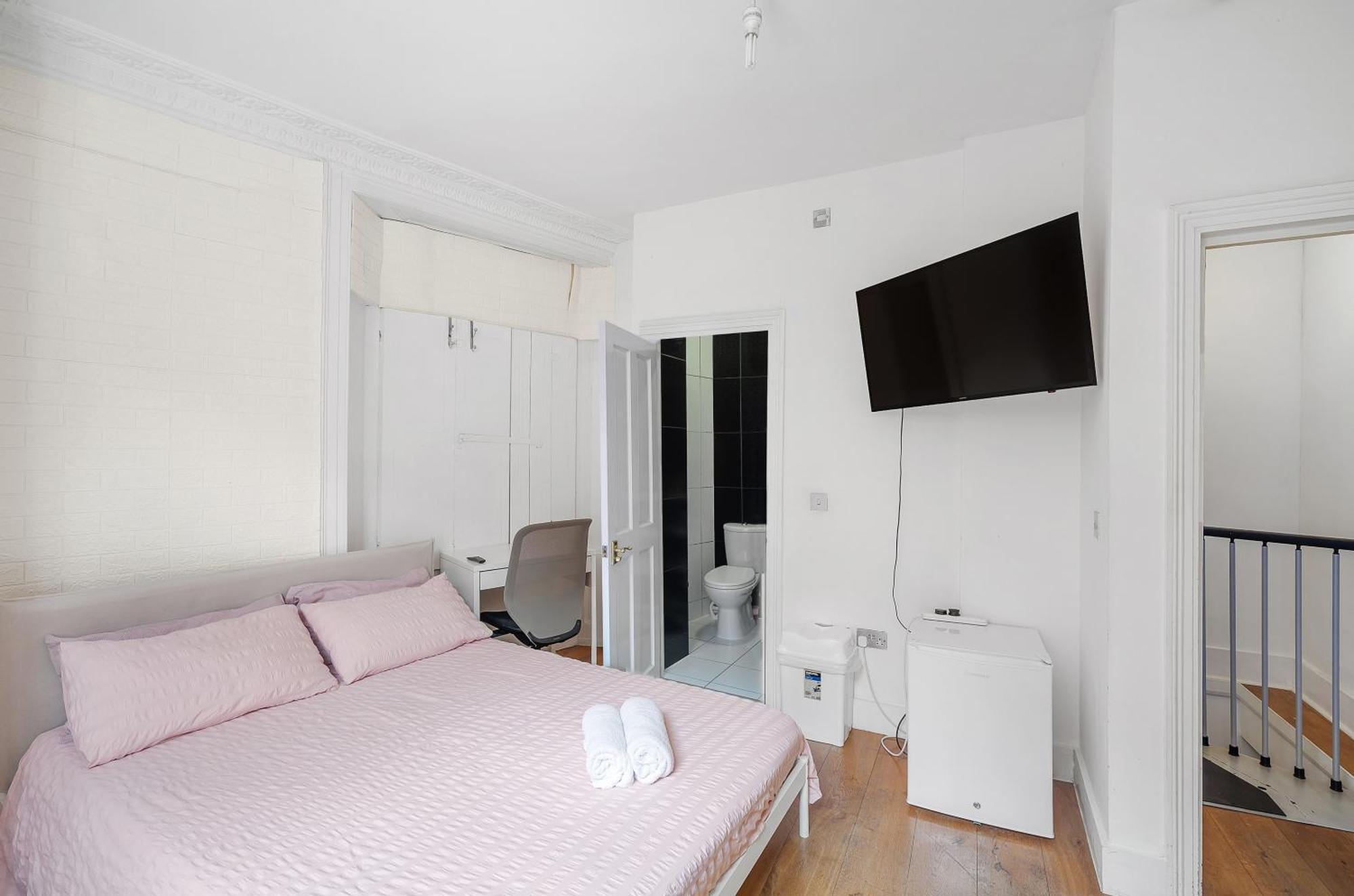 Apartament Flat Offers Superb Transport Connections *